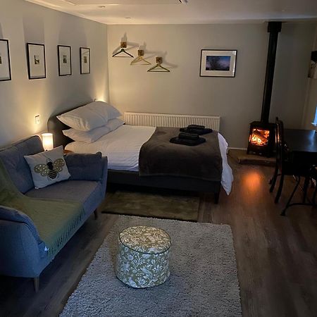 Spalding - Self Contained Studio Double - An Extra Single Bed Can Be Provided Eksteriør billede