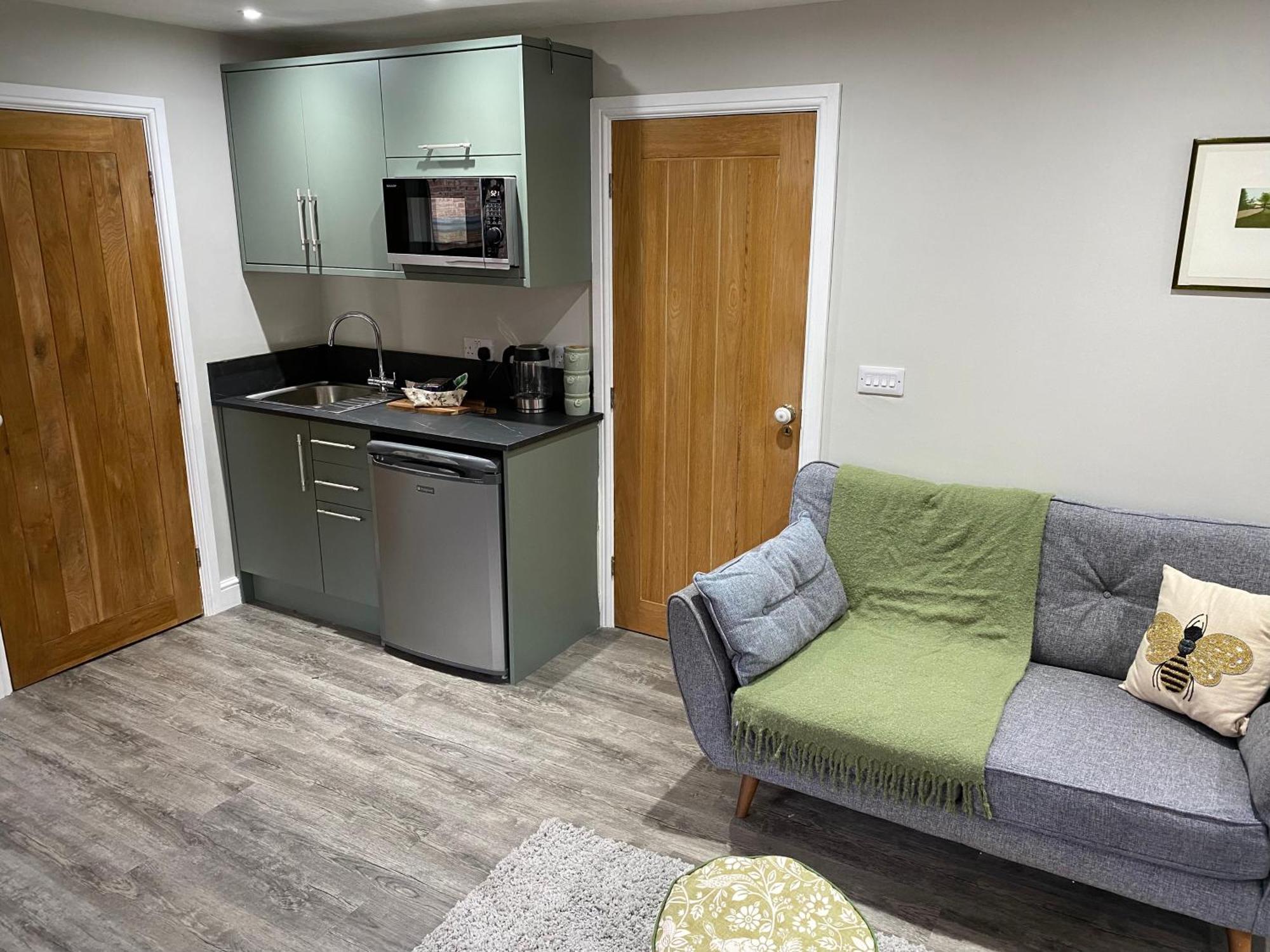 Spalding - Self Contained Studio Double - An Extra Single Bed Can Be Provided Eksteriør billede