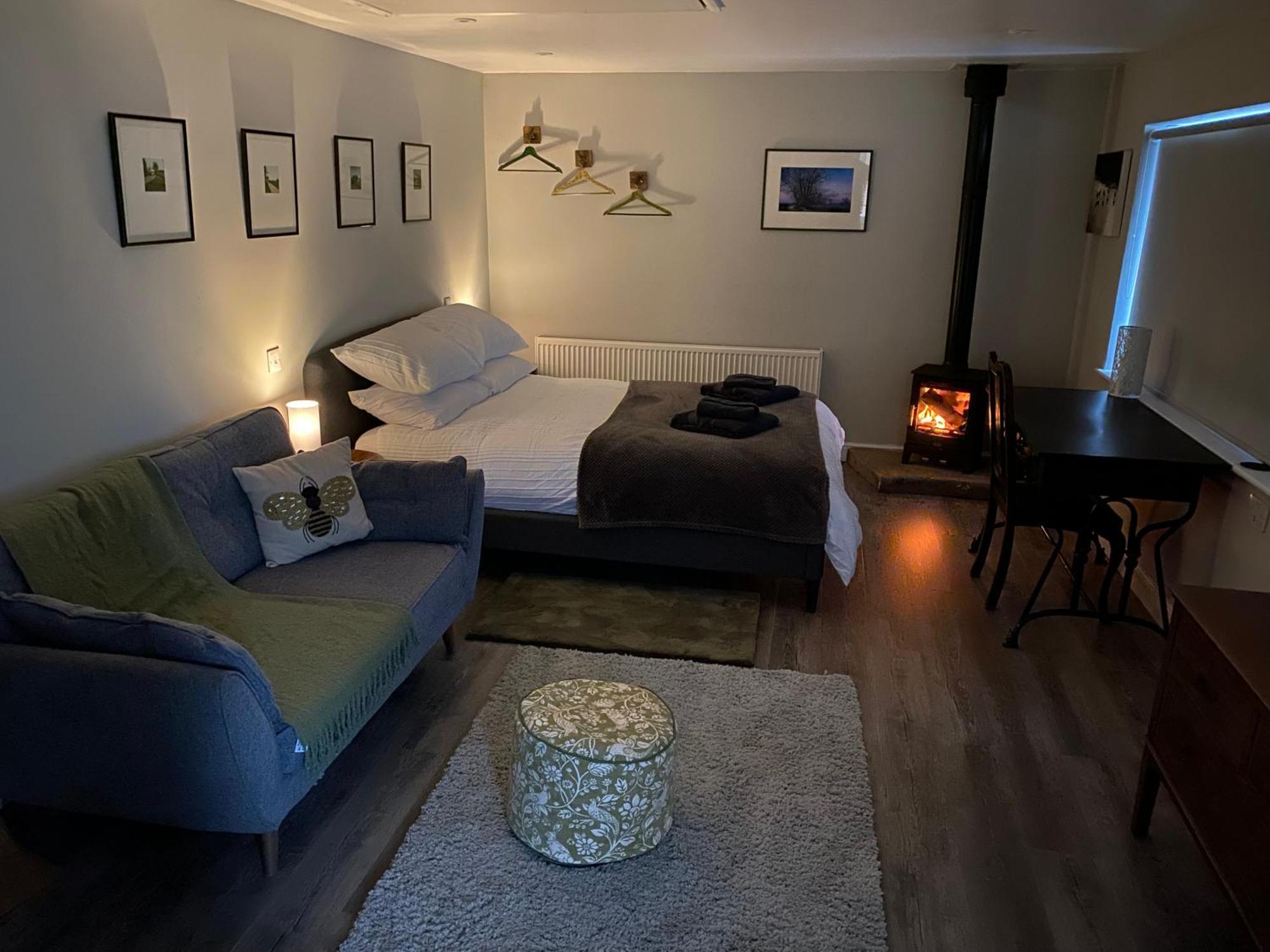 Spalding - Self Contained Studio Double - An Extra Single Bed Can Be Provided Eksteriør billede